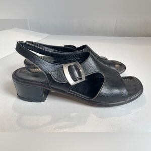 Santandrea Women's 3810 Italian Low Heel Black Sandal Size 9.5‎